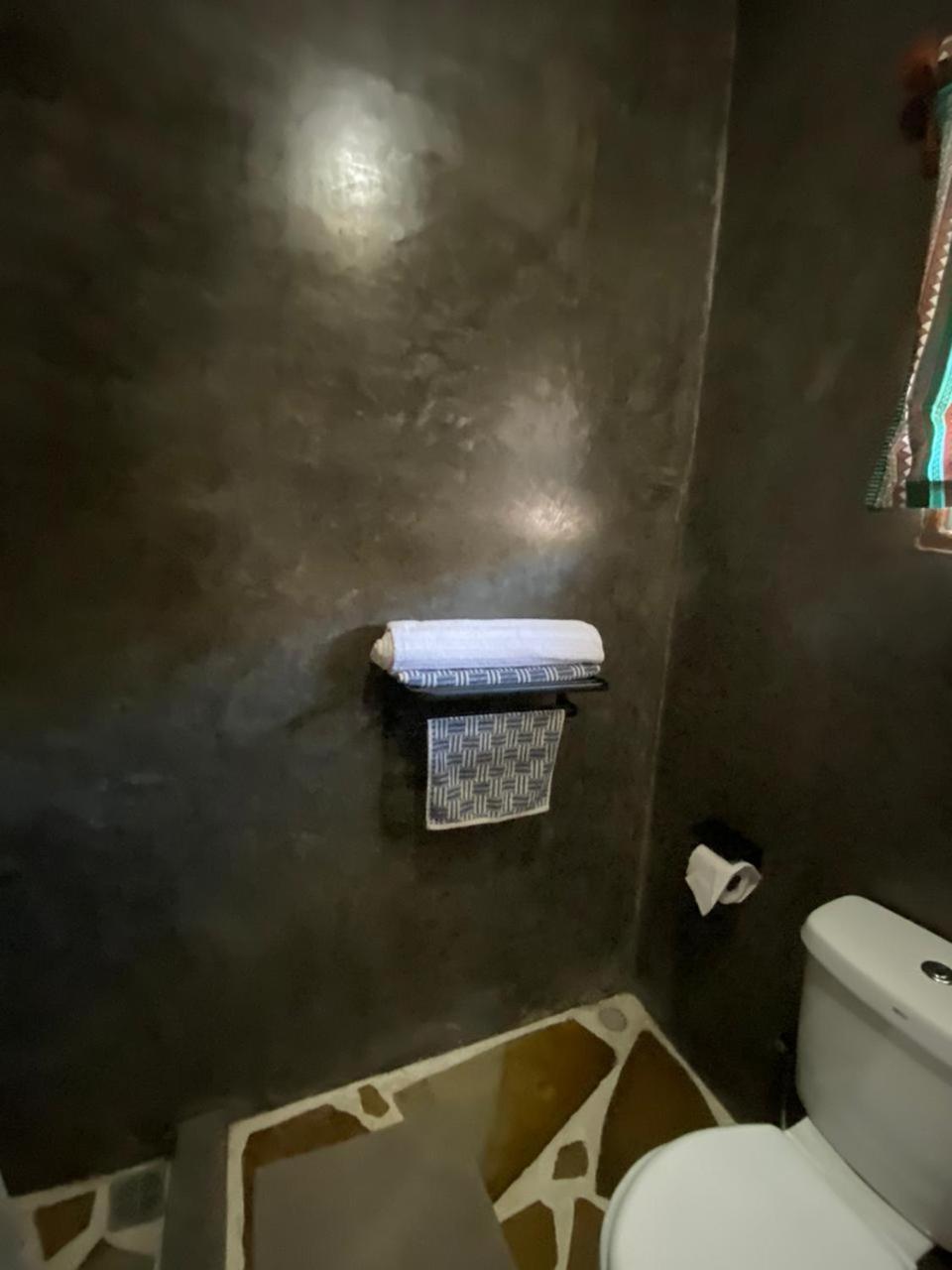 Red Land House Bed & Breakfast Watamu Ngoại thất bức ảnh