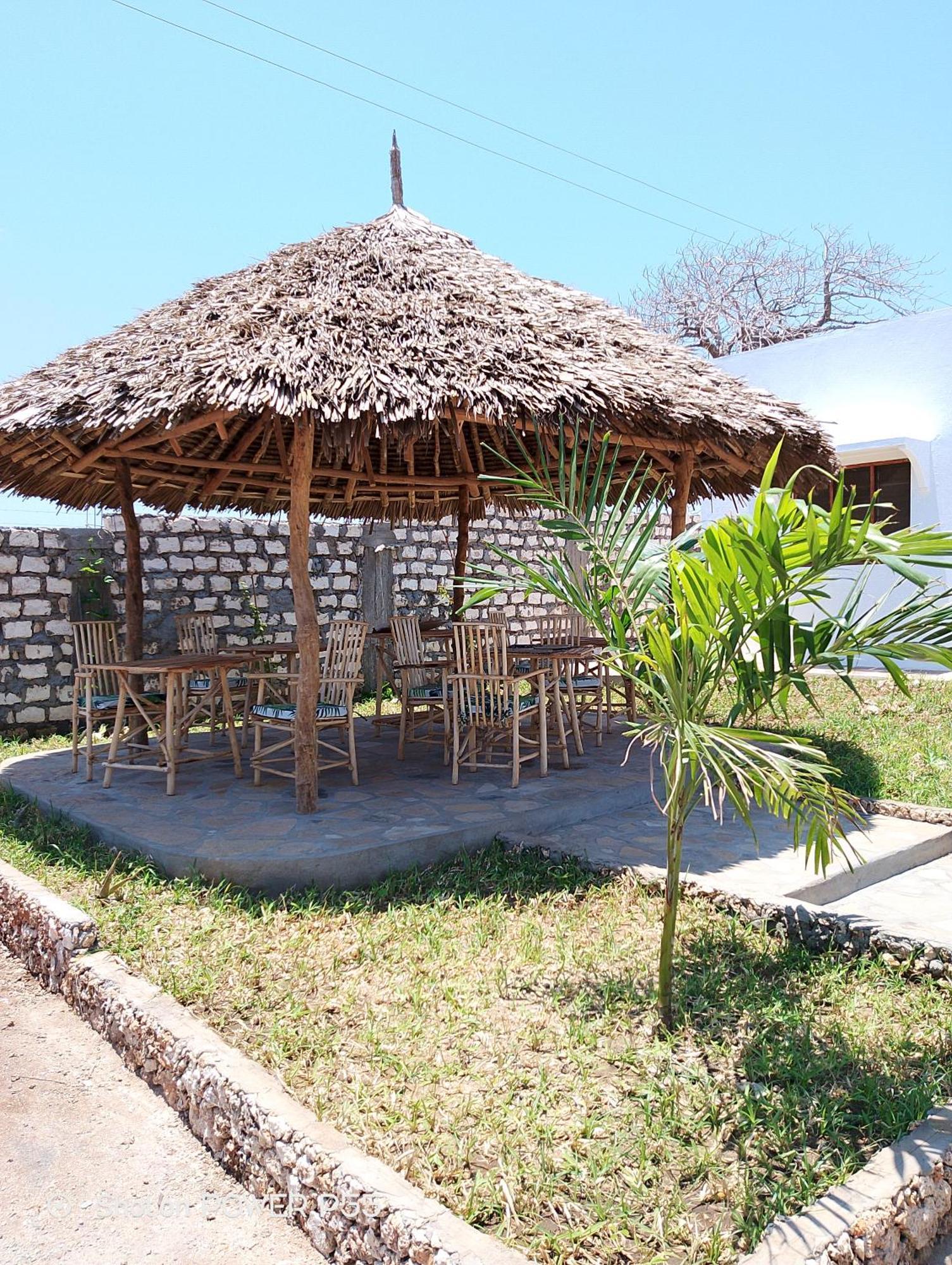 Red Land House Bed & Breakfast Watamu Ngoại thất bức ảnh