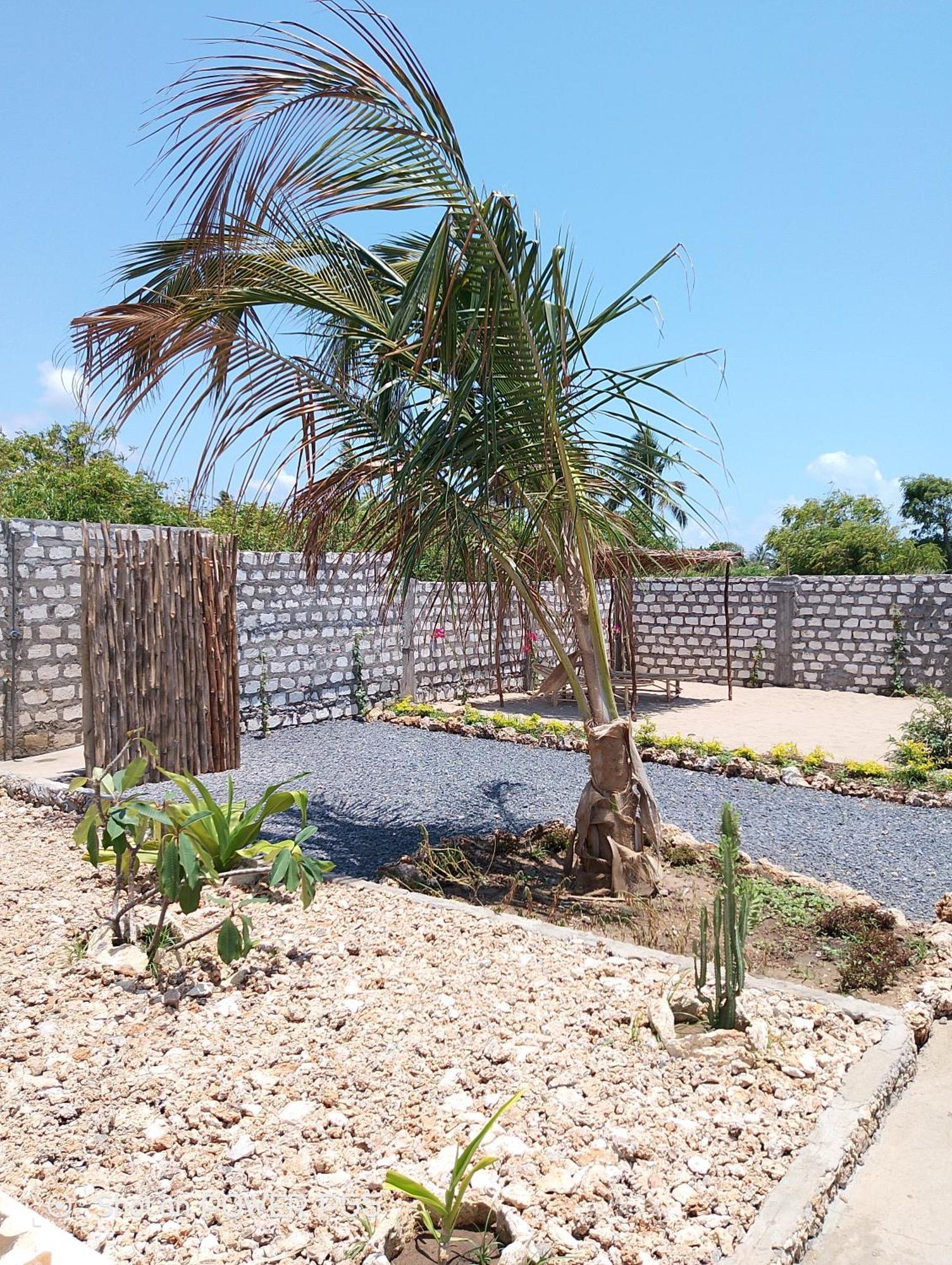 Red Land House Bed & Breakfast Watamu Ngoại thất bức ảnh